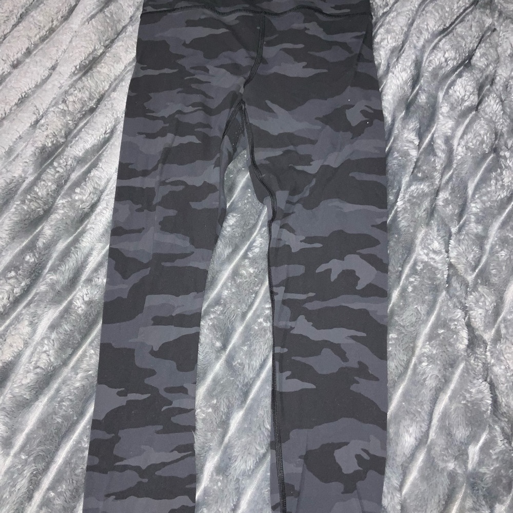 Athleta Black and Gray Leggings for Versatile Performance